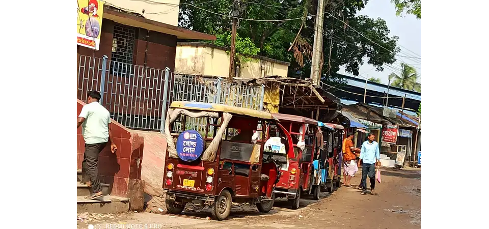 বর্ধমান শহরের যন্ত্রণার আরেক নাম টোটো